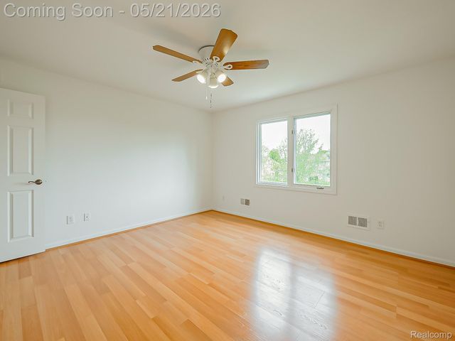14001 Wayford Run, Shelby Charter Township, MI 48315