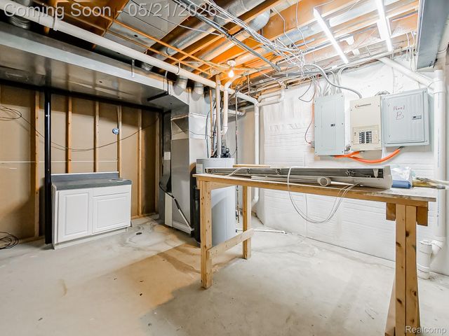 14001 Wayford Run, Shelby Charter Township, MI 48315