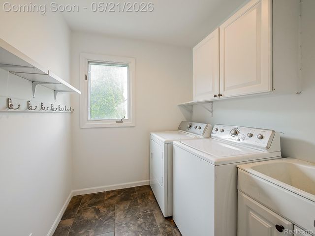 14001 Wayford Run, Shelby Charter Township, MI 48315