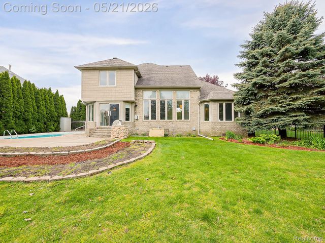 14001 Wayford Run, Shelby Charter Township, MI 48315