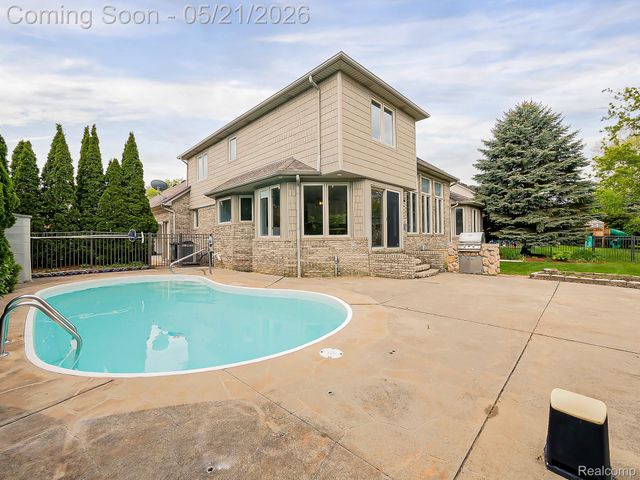 14001 Wayford Run, Shelby Charter Township, MI 48315