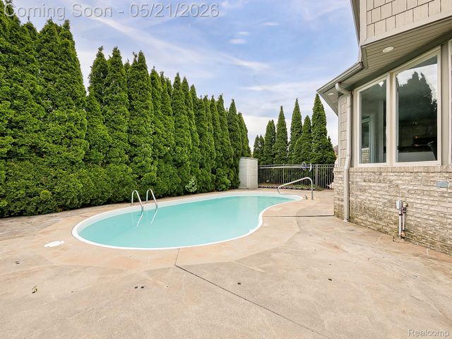 14001 Wayford Run, Shelby Charter Township, MI 48315