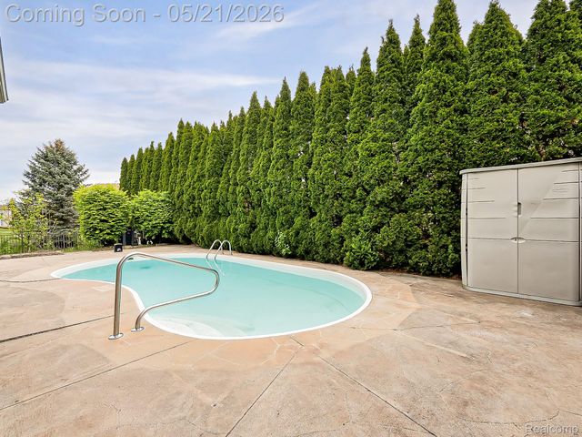 14001 Wayford Run, Shelby Charter Township, MI 48315