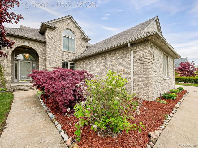 14001 Wayford Run, Shelby Charter Township, MI 48315