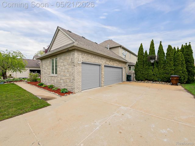 14001 Wayford Run, Shelby Charter Township, MI 48315