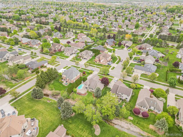 14001 Wayford Run, Shelby Charter Township, MI 48315