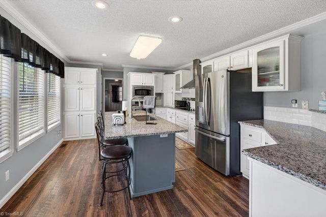 135 Blueridge View Lane, Mount Airy, NC 27030