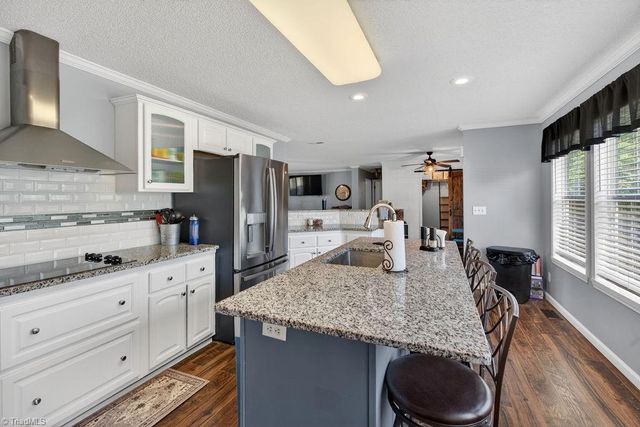 135 Blueridge View Lane, Mount Airy, NC 27030