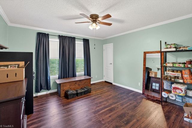 135 Blueridge View Lane, Mount Airy, NC 27030