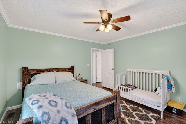 135 Blueridge View Lane, Mount Airy, NC 27030