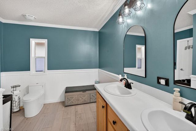 135 Blueridge View Lane, Mount Airy, NC 27030