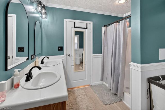 135 Blueridge View Lane, Mount Airy, NC 27030
