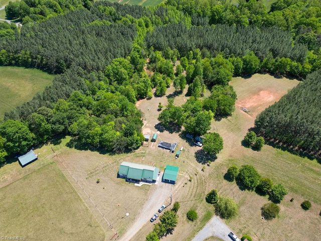 135 Blueridge View Lane, Mount Airy, NC 27030