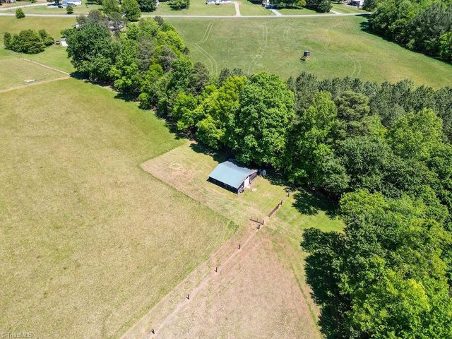 135 Blueridge View Lane, Mount Airy, NC 27030