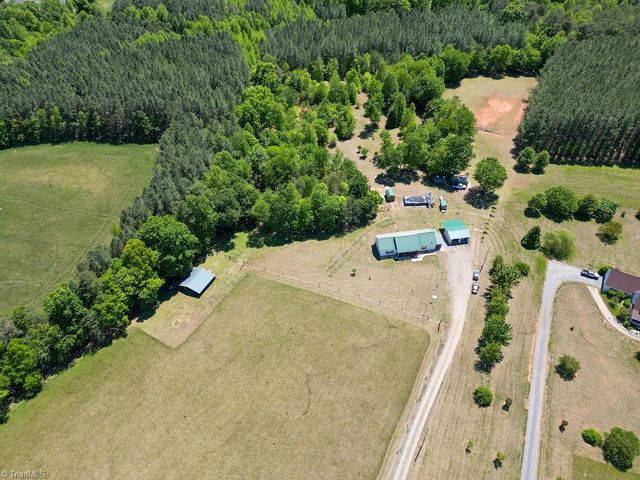 135 Blueridge View Lane, Mount Airy, NC 27030