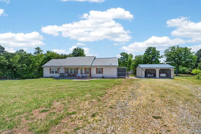 135 Blueridge View Lane, Mount Airy, NC 27030