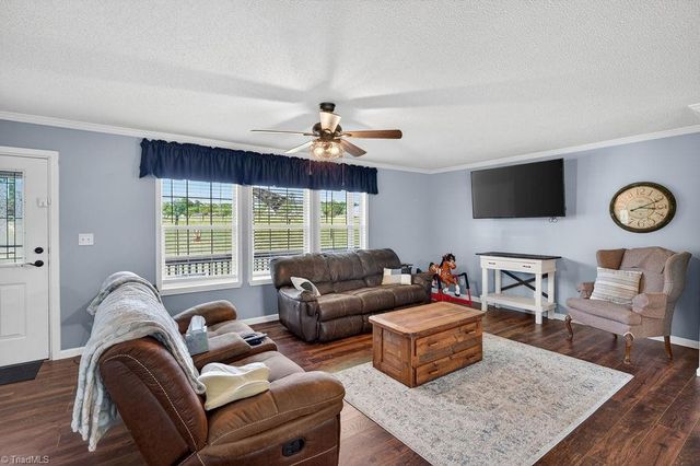 135 Blueridge View Lane, Mount Airy, NC 27030