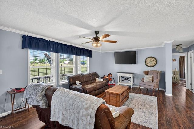 135 Blueridge View Lane, Mount Airy, NC 27030