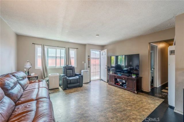 851 W Crestwood, San Pedro, CA 90731