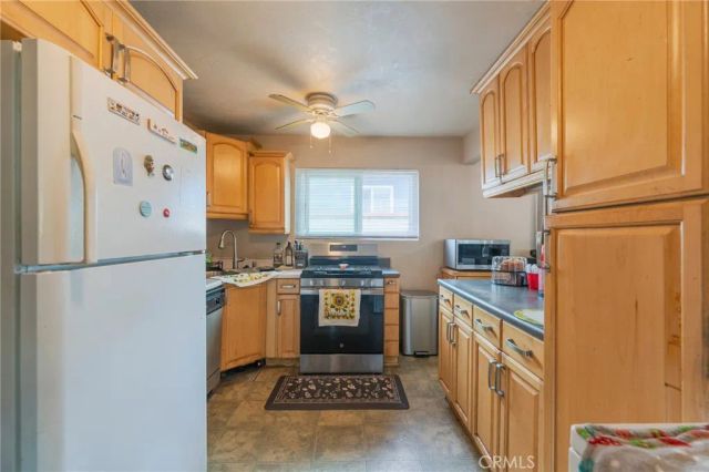 851 W Crestwood, San Pedro, CA 90731