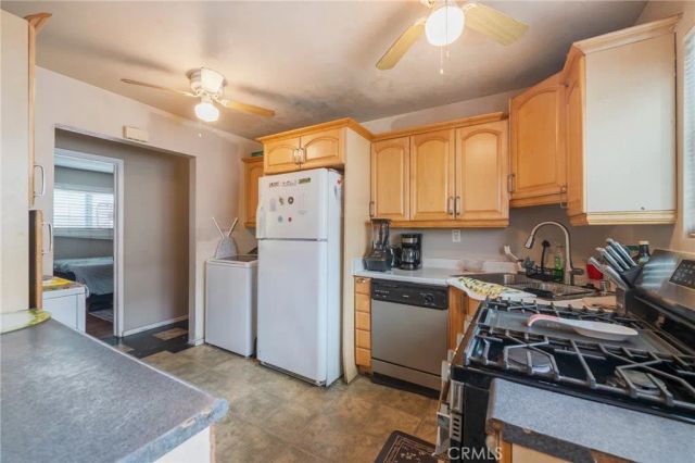 851 W Crestwood, San Pedro, CA 90731