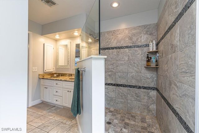 10590 Woodchuck LN, Bonita Springs, FL 34135