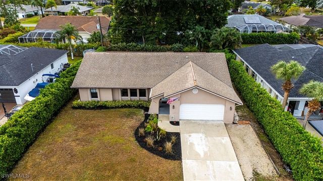 10590 Woodchuck LN, Bonita Springs, FL 34135