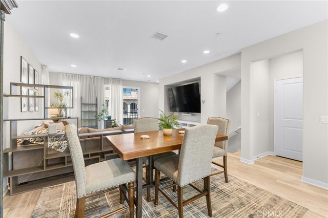 45763 Via Nubes, Temecula, CA 92592