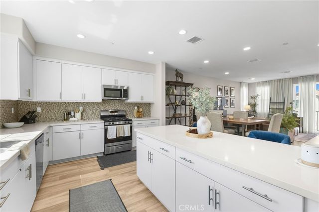 45763 Via Nubes, Temecula, CA 92592