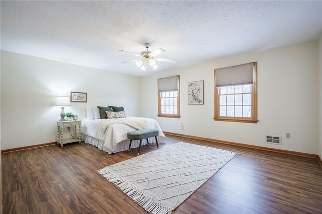 81 Woodedge Lane, Greece, NY 14626