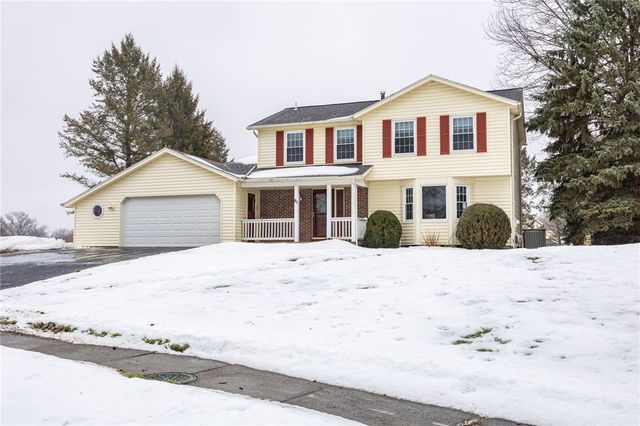 81 Woodedge Lane, Greece, NY 14626