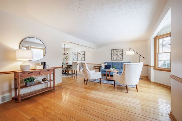 81 Woodedge Lane, Greece, NY 14626