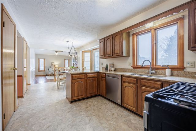 81 Woodedge Lane, Greece, NY 14626