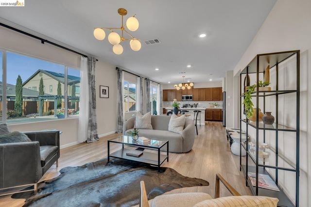 5603 Trinity Lakes LN, Antioch, CA 94531