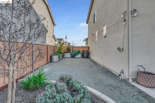 5603 Trinity Lakes LN, Antioch, CA 94531