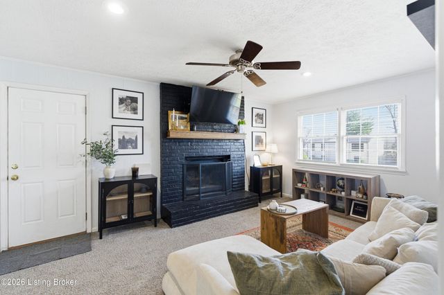 12507 Echo Bridge Rd, Louisville, KY 40243