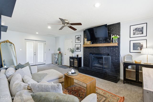12507 Echo Bridge Rd, Louisville, KY 40243