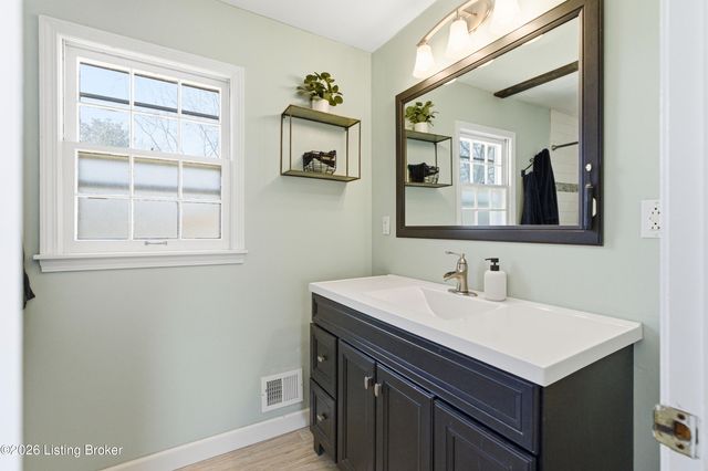 12507 Echo Bridge Rd, Louisville, KY 40243
