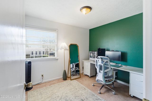 12507 Echo Bridge Rd, Louisville, KY 40243