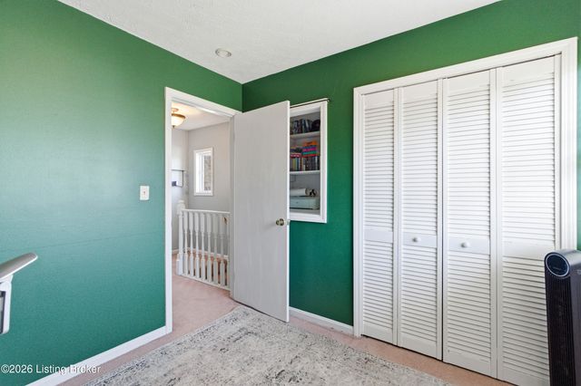 12507 Echo Bridge Rd, Louisville, KY 40243