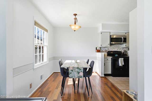 12507 Echo Bridge Rd, Louisville, KY 40243