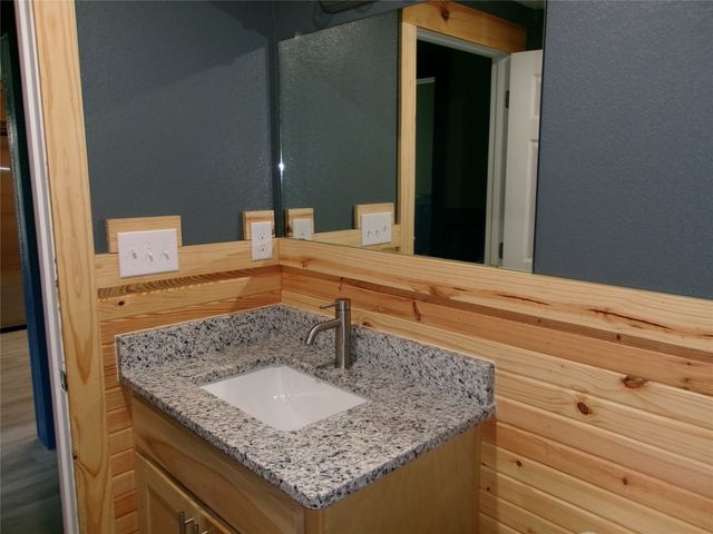 419 W Evans Avenue, Bonham, TX 75418