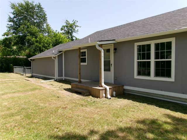 419 W Evans Avenue, Bonham, TX 75418