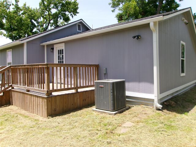 419 W Evans Avenue, Bonham, TX 75418