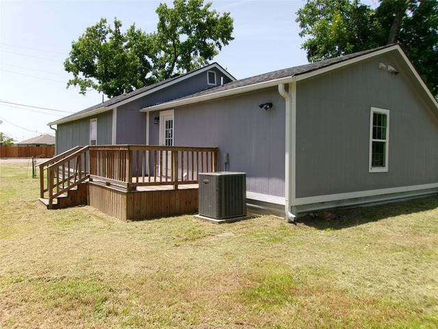 419 W Evans Avenue, Bonham, TX 75418