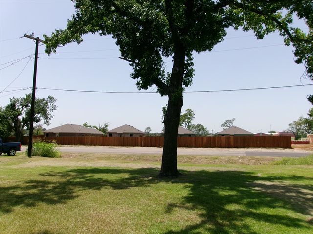 419 W Evans Avenue, Bonham, TX 75418