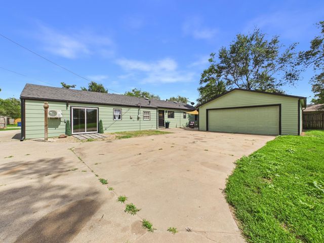4345 S Handley, Wichita, KS 67217