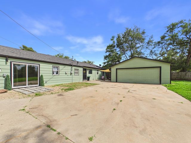 4345 S Handley, Wichita, KS 67217