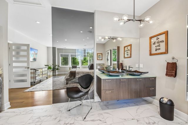 1209 Diane Lane, Elk Grove Village, IL 60007