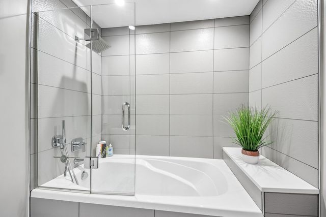 1209 Diane Lane, Elk Grove Village, IL 60007